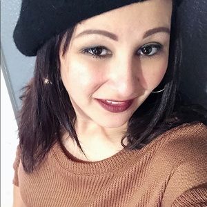 Meet your Posher, Alejandra